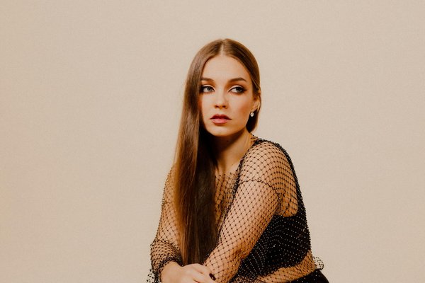 Astuces Innovantes pour un Maquillage de Jour Éclatant : Guide Indispensable pour Sublimer les Peaux Matures