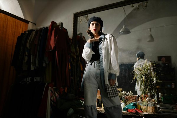 Élégance Décontractée : L'Art de Sublimer les Robes en Jersey pour un Style Raffiné et Sans Effort